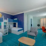 ホテル Grand Magic Marne La Vallee 4*
