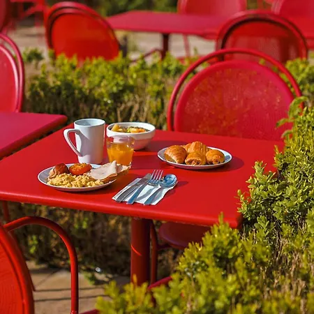 Hotel Magic Circus Marne La Vallee 4*