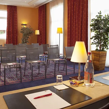 Grand Magic Marne La Vallée 4*