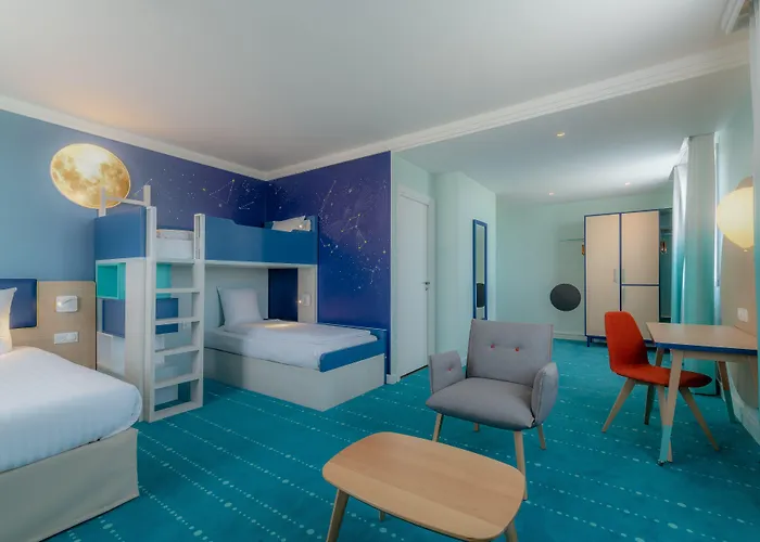 Hotell Grand Magic Marne La Vallee 4*